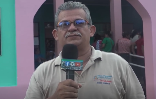Edgar Tinoco, delegado del Mined en Bonanza. Foto: Captura de video de la Alcaldía de Bonanza.