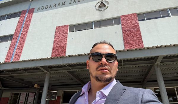Selfie del abogado sandinista Harry Valle. Foto: tomada de redes sociales.
