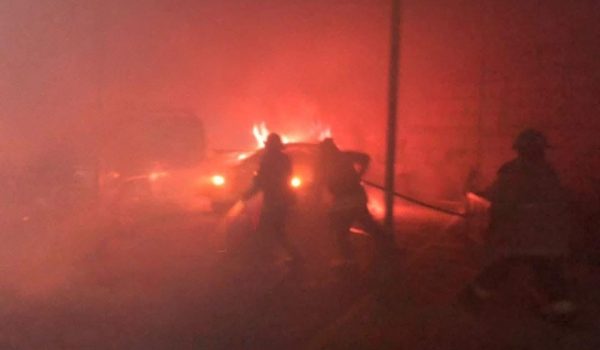 Hombre muere calcinado al incendiarse autolavado en el que trabajaba