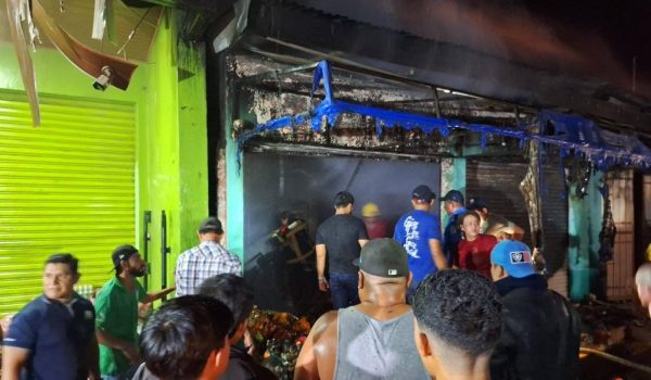 Incendio reduce a cenizas el negocio de una comerciante de 70 años, en el mercado municipal de Boaco