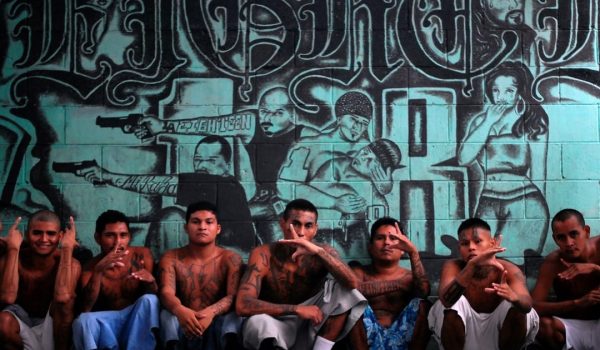 Denuncian que pandillas en Guatemala estarían apropiándose de miles de casas urbanas