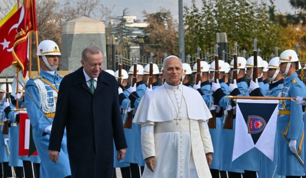 León XIV pide a Turquía ser una fuerza para la paz mundial y preservar libertad religiosa