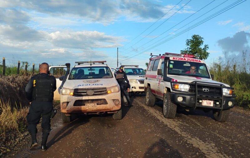 Policía de la Fuerza Pública de Costa Rica en enfrentamiento con mineros ilegales en Crucitas. Foto: Diario Extra.