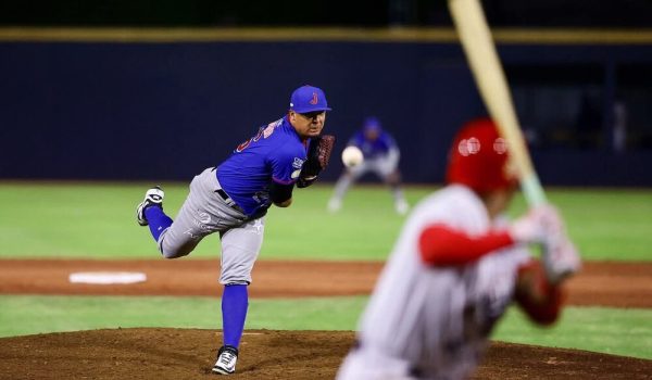 Ronald Medrano realiza un buen trabajo en la Liga Mexicana del Pacífico durante su última apertura