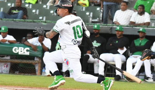 Equipo dominicano que tiene en sus filas a Ismael Munguía despide al mánager