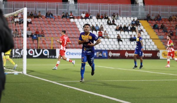 El Managua FC derrota al Real Estelí y lo deja al borde de la eliminación