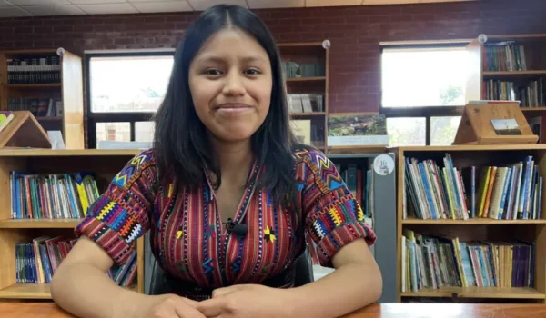 Yazmín, de 14 años, quiere contribuir a aumentar el ratio de 1,5% de mujeres indígenas que completan la universidad.