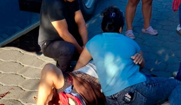 Señora resulta con la pierna cercenada tras ser arrollada por un conductor de la ruta 106