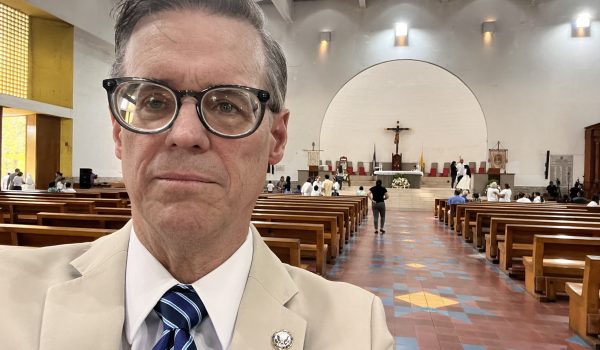 Kevin O'Reilly en la catedral de Managua. Foto: X/@USAmbNicaragua