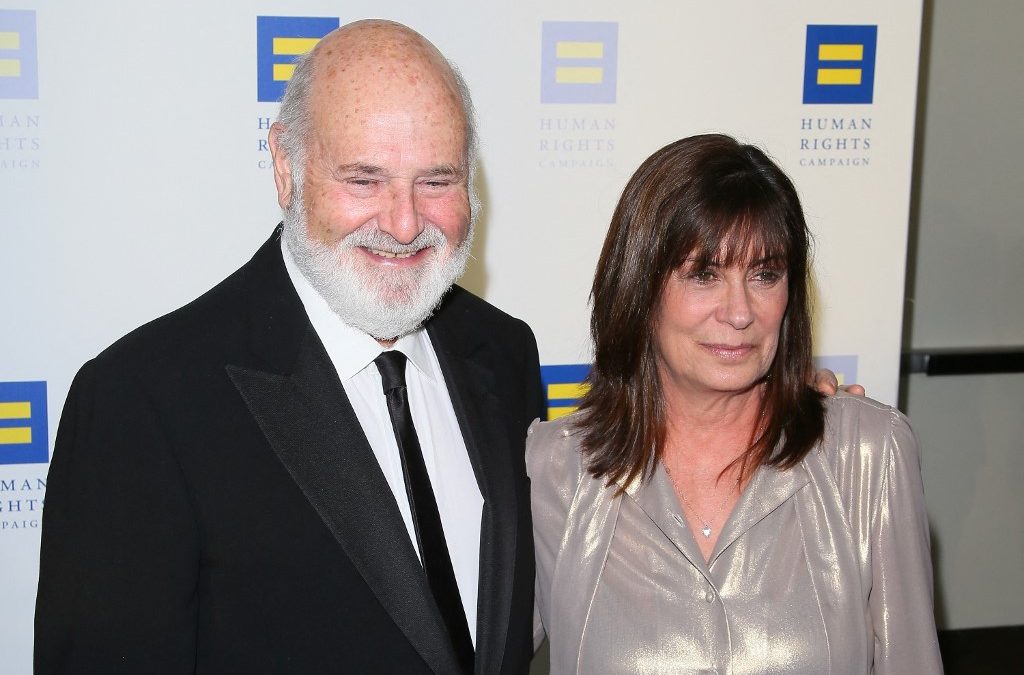 El director Rob Reiner y su esposa, Michele Singer en una foto de 2019. (Photo by JEAN-BAPTISTE LACROIX / AFP)