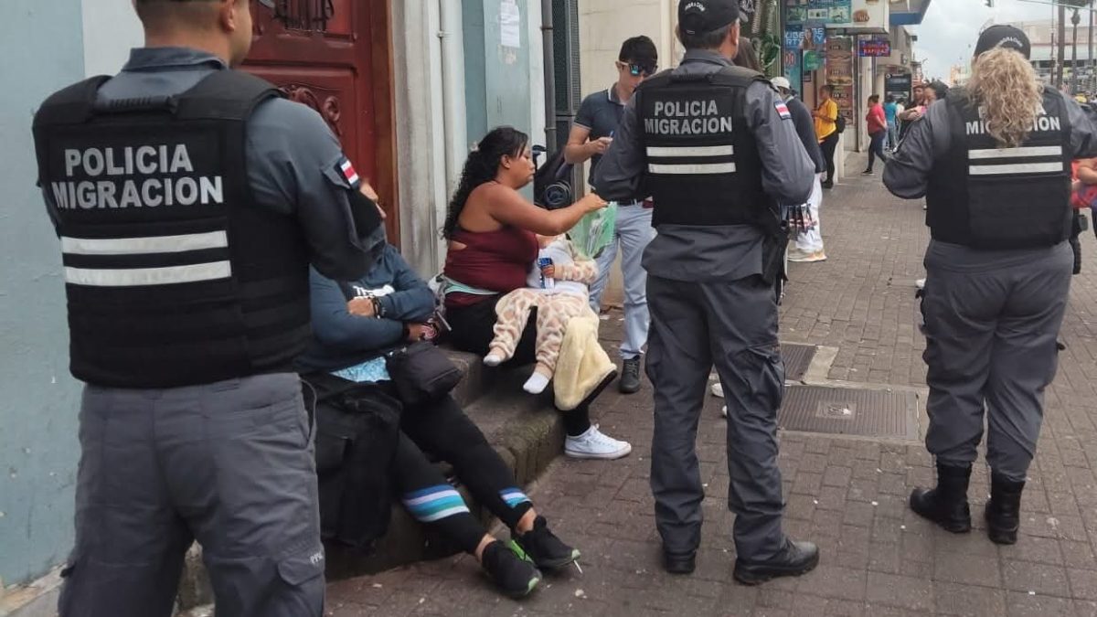 La policía migratoria de Costa Rica ejecuta un plan especial de fin de año en la frontera norte. LA PRENSA/CORTESÍA.