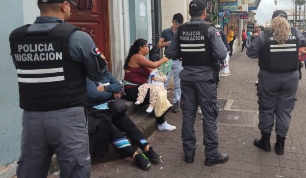 La policía migratoria de Costa Rica ejecuta un plan especial de fin de año en la frontera norte. LA PRENSA/CORTESÍA.