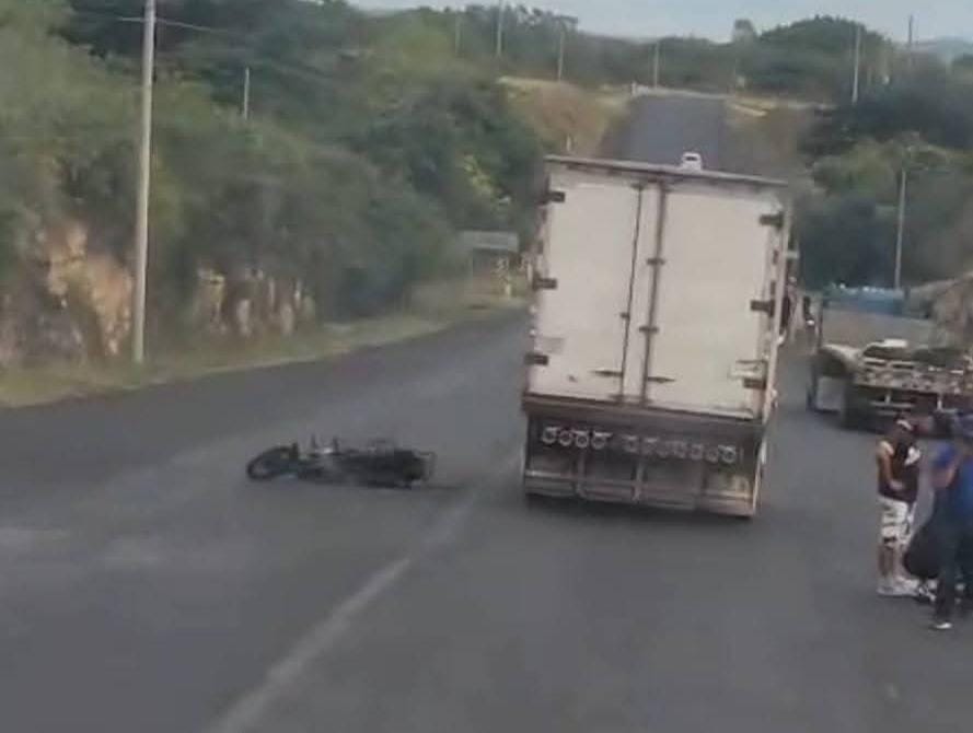 Nathaly Valdivia Jarquín, palillona de la banda rítmica Esmeralda del Norte, falleció en un accidente de motocicleta ocurrido en Ciudad Darío, Matagalpa.