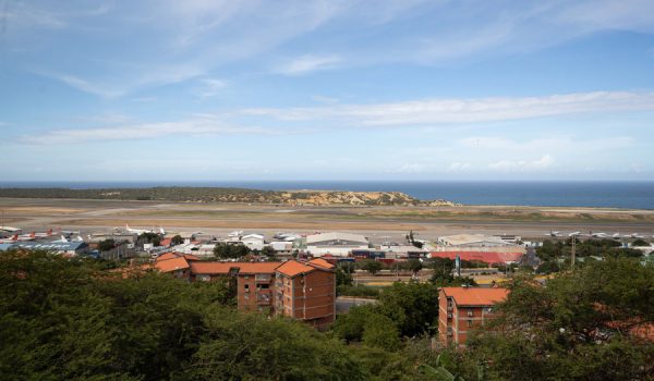 Aeropuerto de Caracas opera con oferta limitada de vuelos, pese a otras cancelaciones