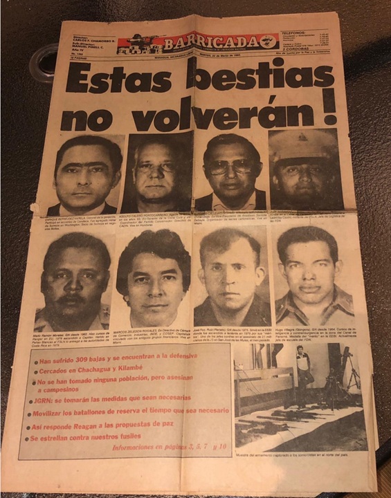 Los sandinistas le prohibieron el ingreso a Nicaragua a Alfonso Callejas Deshon, en la década de 1980. En la imagen, Callejas es el tercero en la fila de arriba, de izquierda a derecha. A la izquierda aparecen Enrique Bermúdez y Adolfo Calero, que después fueron jefe militar y jefe político de la contra, respectivamente. Callejas Deshon también fue del directorio de la contra. LA PRENSA/ CORTESÍA