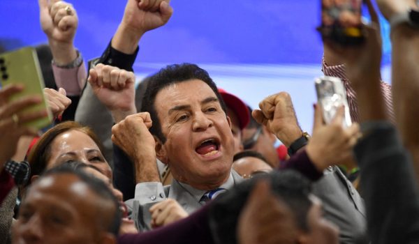 El controvertido conteo de votos en Honduras a punto de concluir sin un ganador categórico