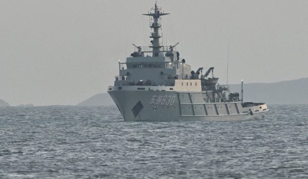China simula el bloqueo de puertos de Taiwán al lanzar nuevas maniobras militares con fuego real