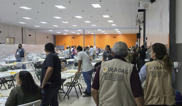 conteo de votos en Honduras