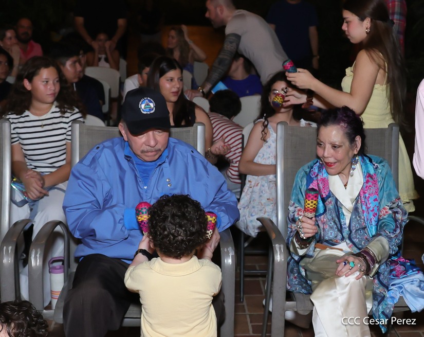 Los dictadores Daniel Ortega y Rosario Murillo. Foto: Presidencia.