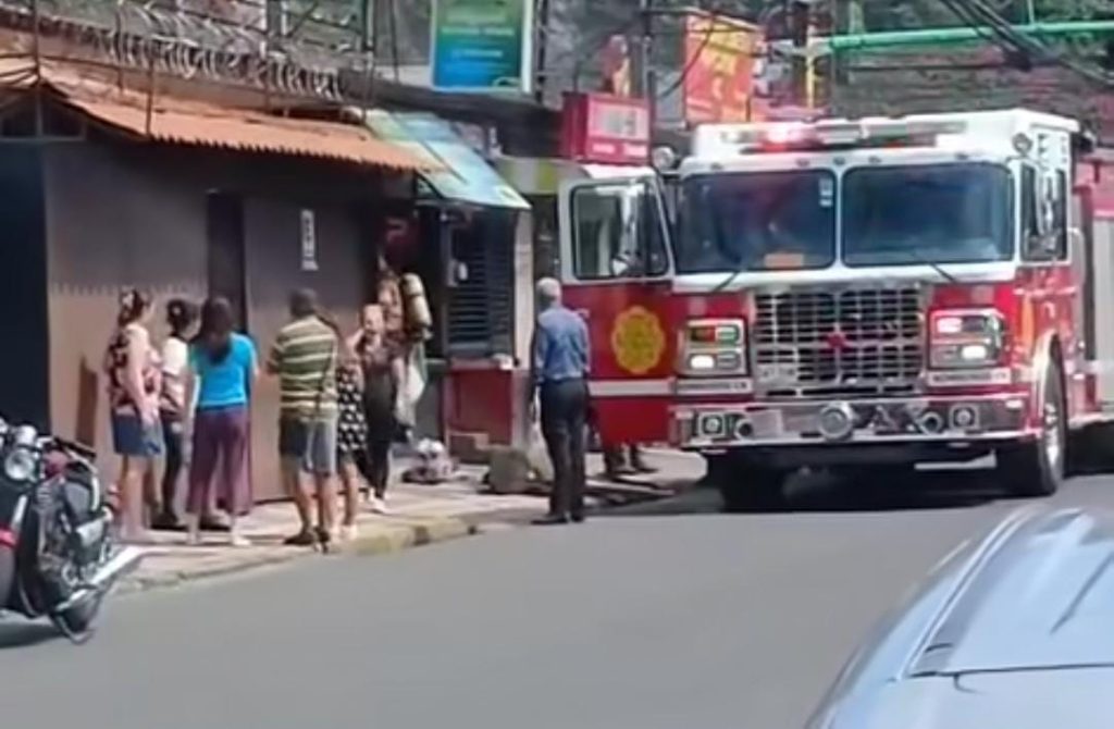 Joven nicaragüense fallece en incendio en Alajuela Costa Rica. Foto: captura de video de Mundo Escazú/Facebook.