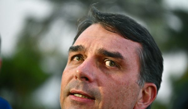 Hijo de Jair Bolsonaro será candidato a la presidencia de Brasil en 2026