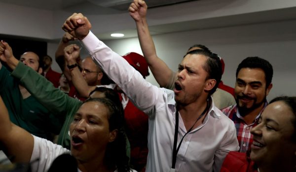 Trump amenaza con «consecuencias graves» si manipulan resultados electorales en Honduras