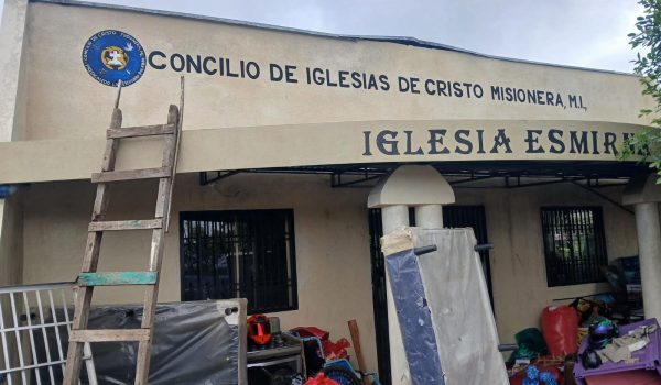 Pleito en iglesia evangélica tras desalojar a pastor