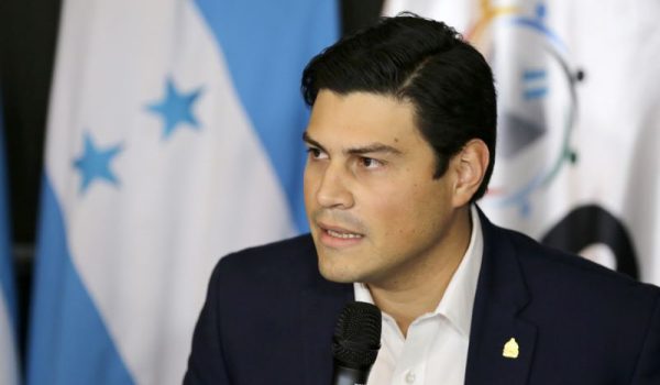 Miembro oficialista del órgano electoral denuncia «fraude» en Honduras