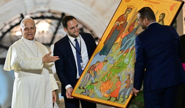 Papa reclama combatir la intolerancia en un encuentro con líderes religiosos de Líbano