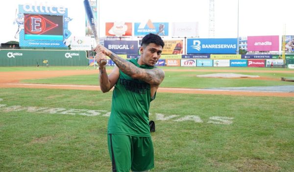 Ronald Medrano e Ismael Munguía brillan en jornada de la pelota caribeña