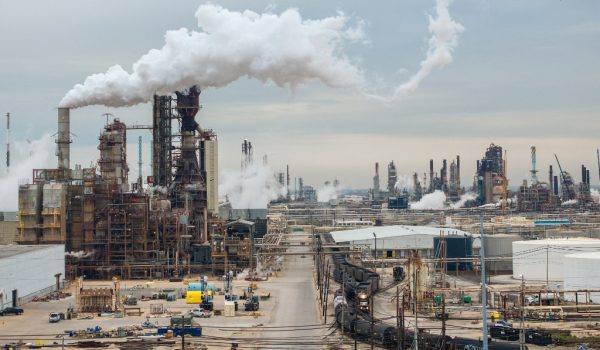 EE.UU. completa la primera venta de petróleo venezolano por $500 millones