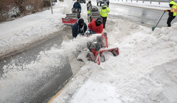 Megatormenta invernal causa once muertes y caos de transporte aéreo en Estados Unidos