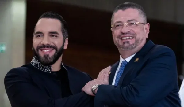 Los presidentes de El Salvador y Costar Rica, Nayib Bukele y Rodrigo Chaves, mantienen una estrecha cooperación.