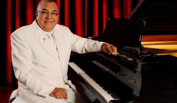 El cantante Alci Acosta tiene 60 años de trayectoria musical. Alci Acosta/Facebook