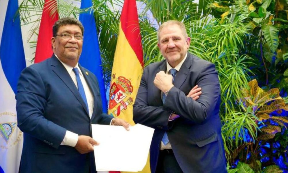 El embajador Sergio Farré Salva tenía solo 23 días en el cargo desde que el “co-canciller” Valdrack Jaenstchke le recibió las cartas credenciales en Managua.