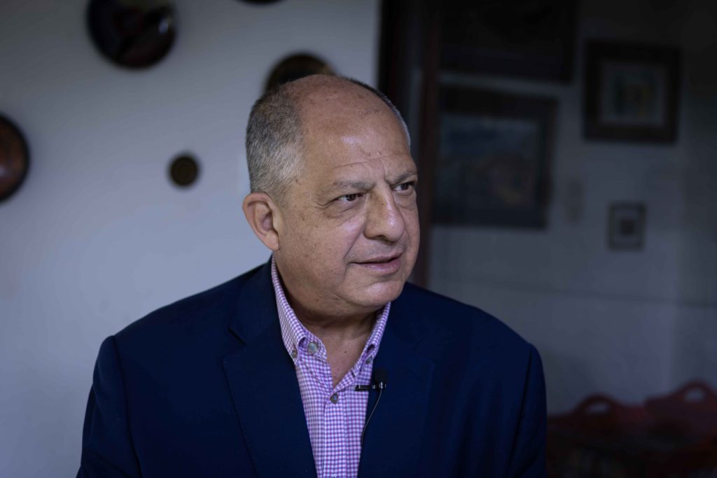 Al expresidente costarricense le preocupa el rumbo de la democracia en su país