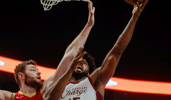 Otro doble doble Norchad Omier en triunfo de Cleveland sobre Birmingham