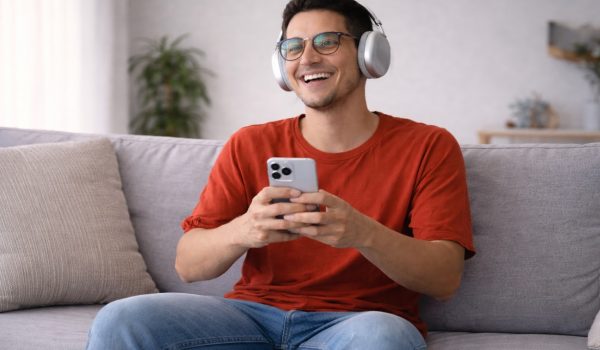 Claro Música se disfruta en Android Auto y TV