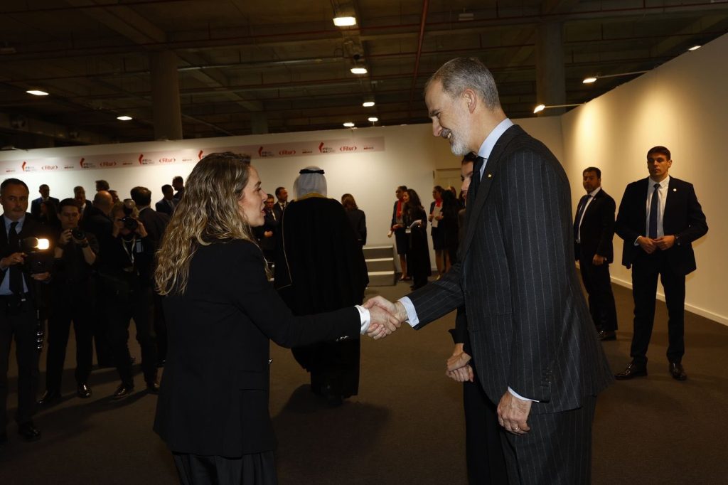 Mara Stotti, pareja de Daniel Edmundo Ortega Murillo, presume su participación en la inauguración oficial de FITUR 2026, donde saludó a los reyes de España, Felipe VI y Letizia Ortiz.
