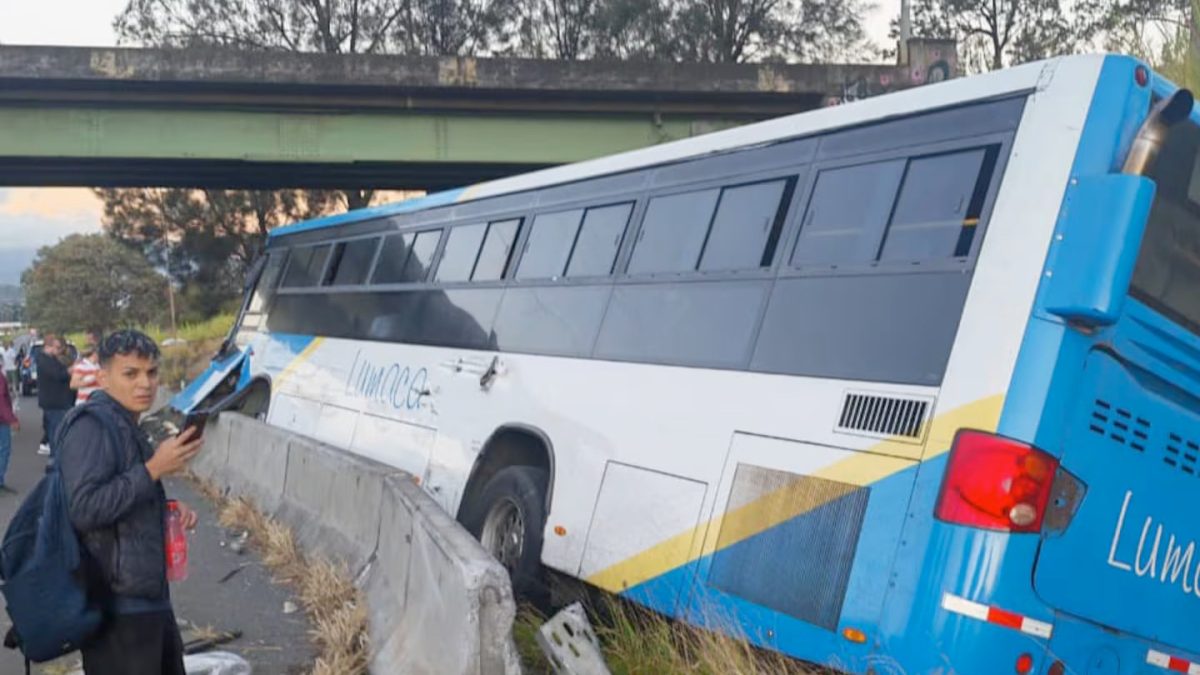 Se reporta un nicaragüense fallecido en triple colisión de autobús en Costa Rica. Foto: La Treja