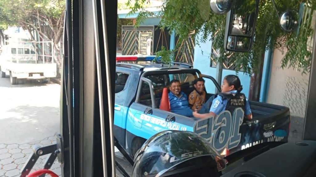 Conductores de rutas de Managua protagonizan accidentes de tránsito y son detenidos por la Policía Nacional. Foto: La Cutacha Noticias/Facebook.