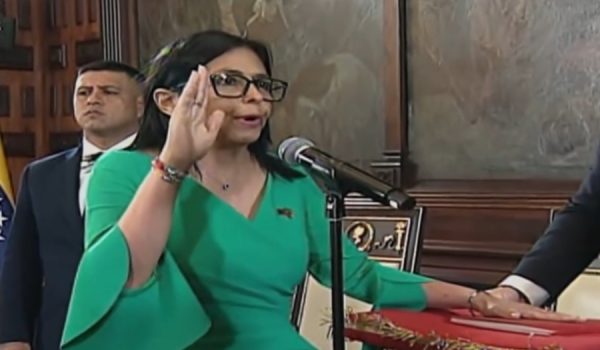 Chavista Delcy Rodríguez jura como presidenta encargada de Venezuela; Jorge Rodríguez reelegido para presidir Asamblea Nacional