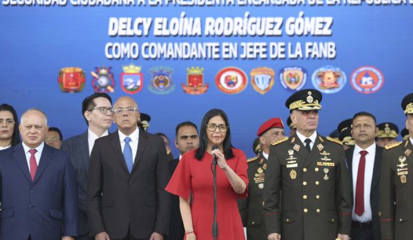 Cabello y Padrino declaran lealtad a Delcy Rodríguez como comandante en jefe de Venezuela