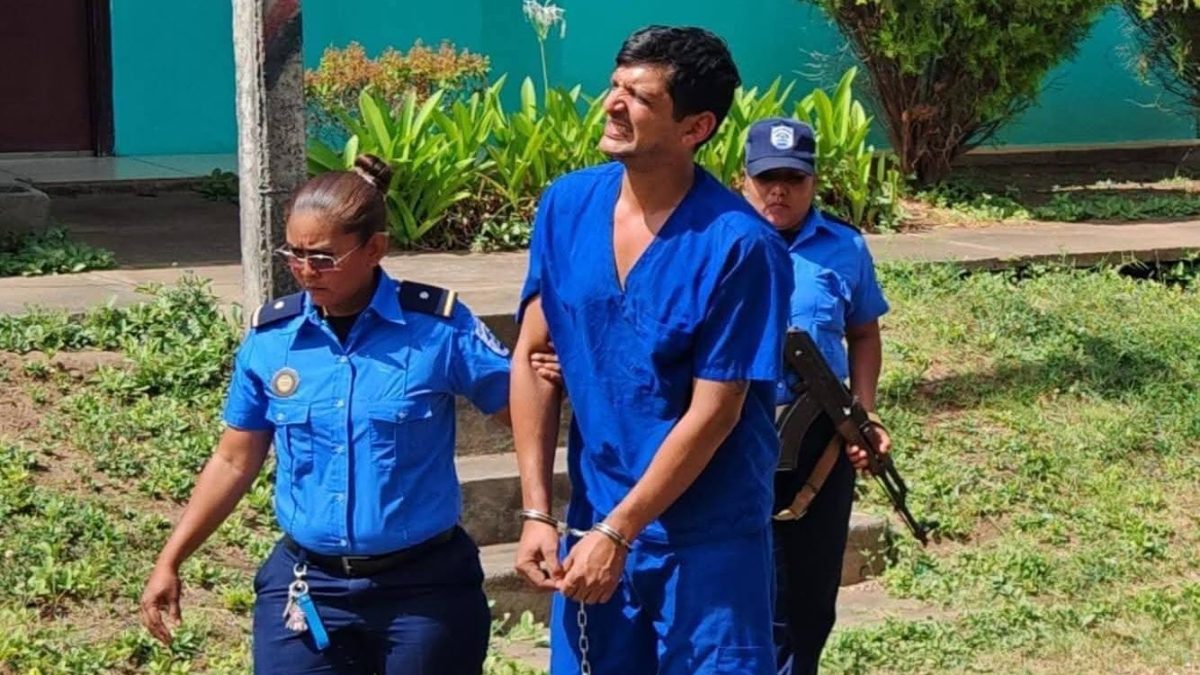 Capturan a Gonzalo Antonio Blandón Cardoza, de 37 años, como presunto delincuente y el azote de la urbanización de Valles de Sandino. Foto: La Primerísima.