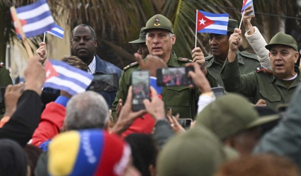 EE.UU. debería llevarse a Miguel Díaz-Canel y Alejandro Castro de Cuba, sugiere opositor