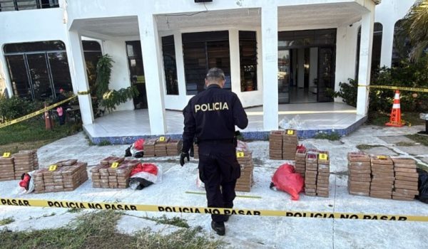 El Salvador incauta nueva lancha procedente de Nicaragua con cargamento de droga valorado en US$9.4 millones