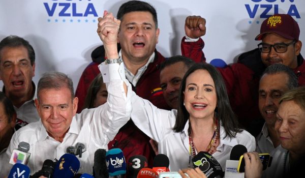 Captura de Maduro «es un paso importante, pero no suficiente», dice opositor González Urrutia