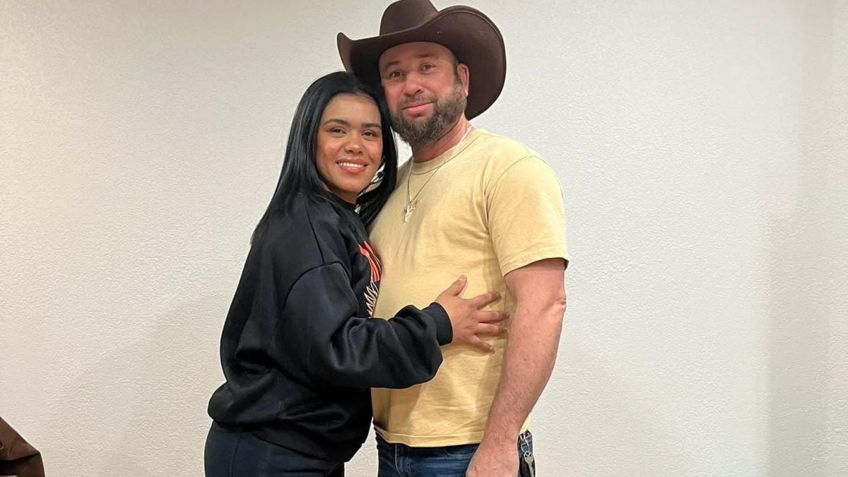 El nicaragüense Carlos Gómez Soza, junto a su esposa. Él falleció en EE.UU. Foto: Francis Tenorio/Facebook.