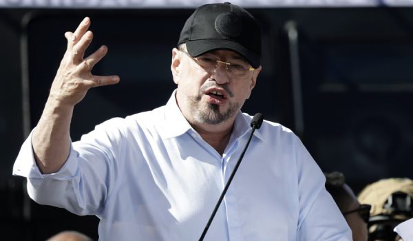 Confrontado a otros poderes públicos, Rodrigo Chaves dejó su marca en la campaña electoral en Costa Rica