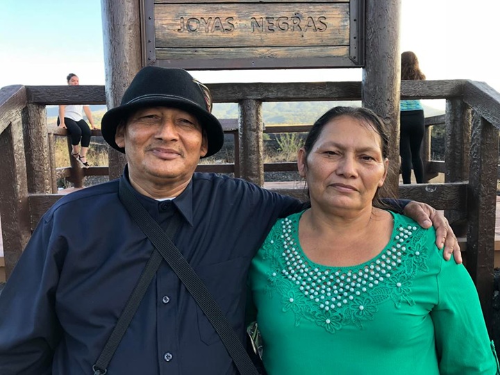 El apóstol Chago con su esposa y madre de sus hijos, María Morales. LA PRENSA/ REDES SOCIALES